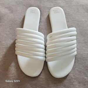 Time and Tru slip-on sandals NWOT